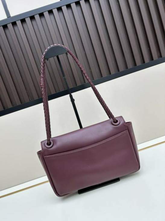 Picture of Bottega Veneta Handbags _SKUfw207738562fw